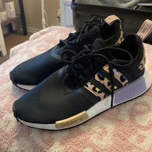 EUC ADIDAS NMD colorful animal print